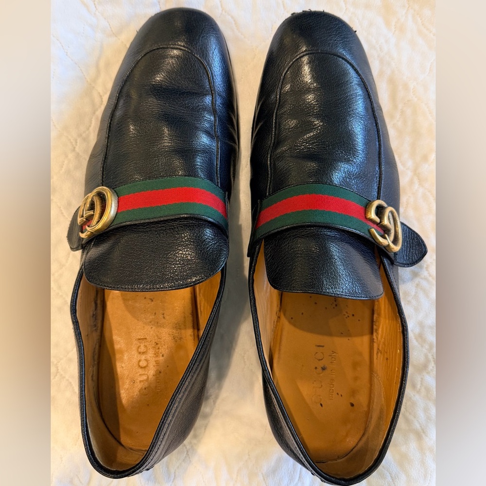 Gucci Black Leather Loafers with Red and Green Stripe